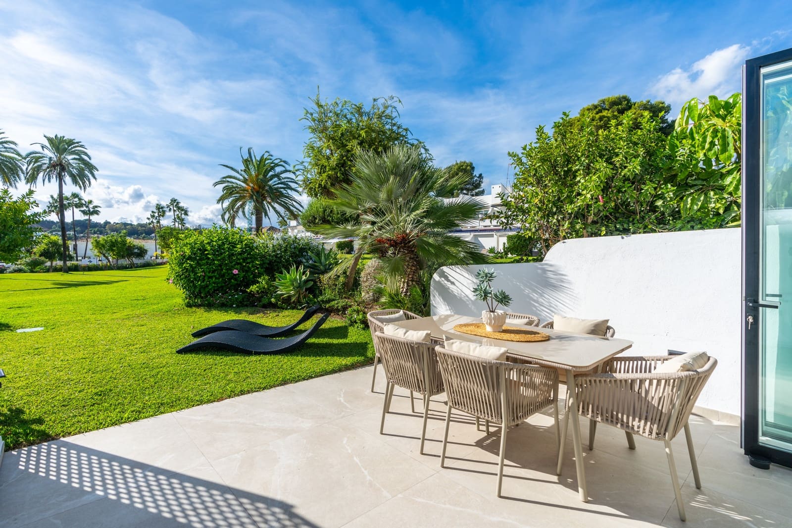 4 bedroom Townhouse for sale in Nueva Andalucia with pool - € 1,499,000 (Ref: 9705003)