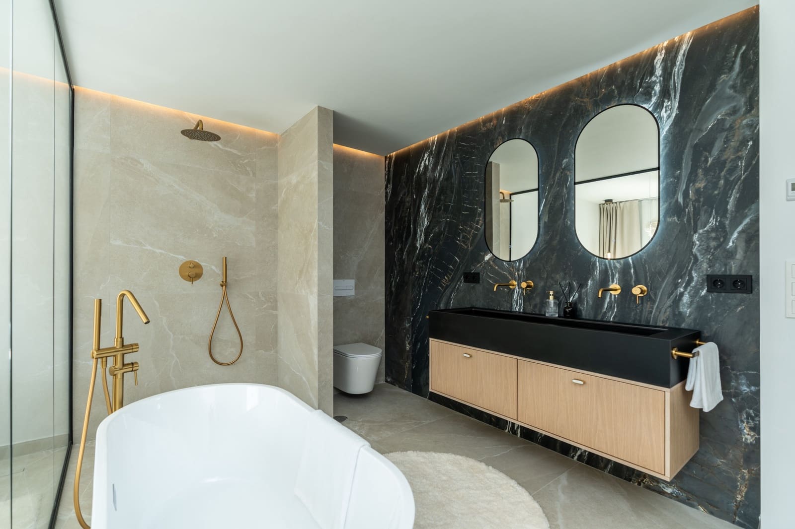 4 bedroom Townhouse for sale in Nueva Andalucia with pool - € 1,499,000 (Ref: 9705003)