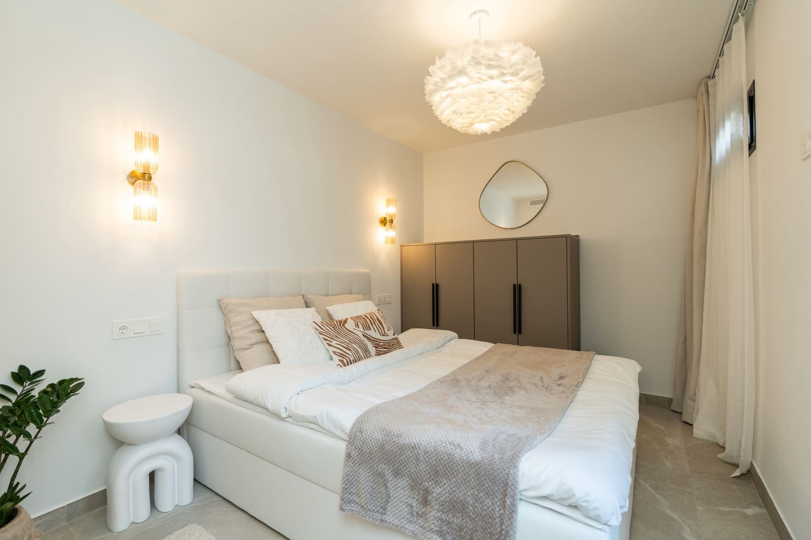 4 bedroom Townhouse for sale in Nueva Andalucia with pool - € 1,499,000 (Ref: 9705003)