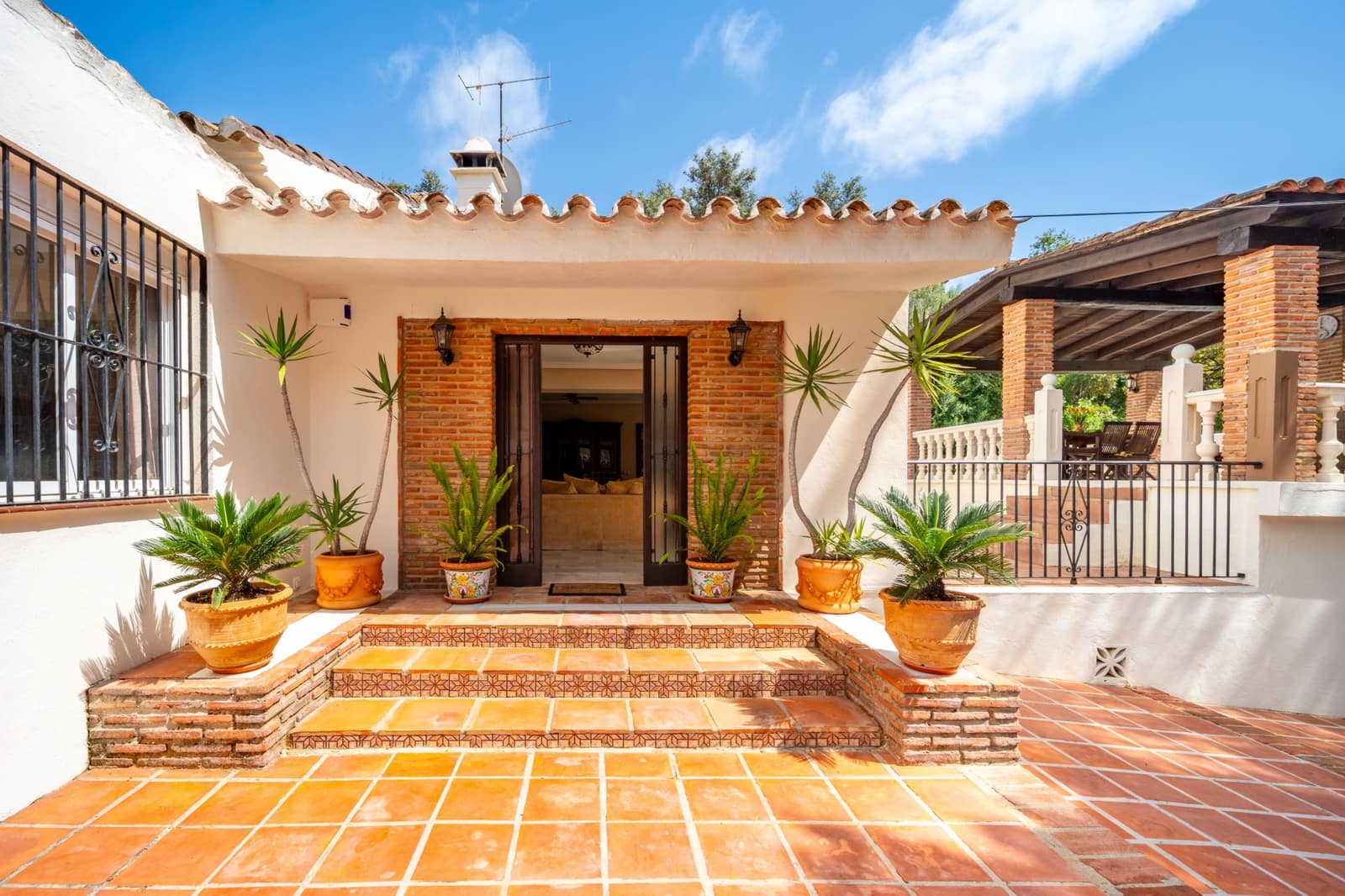 4 slaapkamer Villa te koop in Marbella met zwembad - € 1.290.000 (Ref: 9705005)