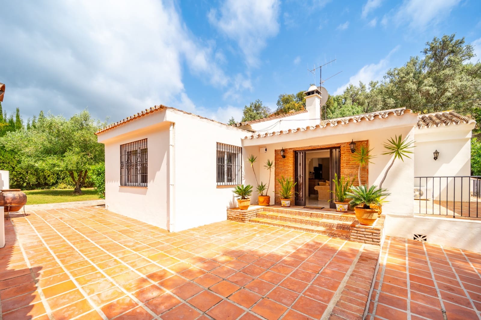 4 slaapkamer Villa te koop in Marbella met zwembad - € 1.290.000 (Ref: 9705005)