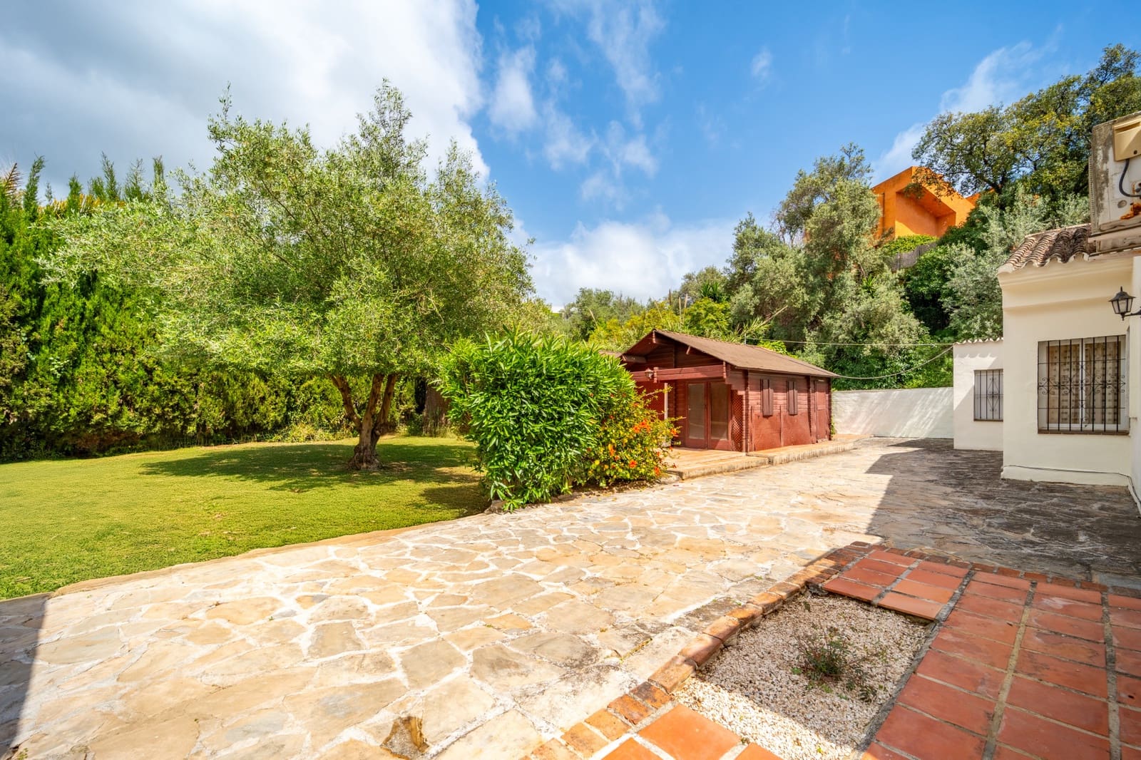 4 slaapkamer Villa te koop in Marbella met zwembad - € 1.290.000 (Ref: 9705005)