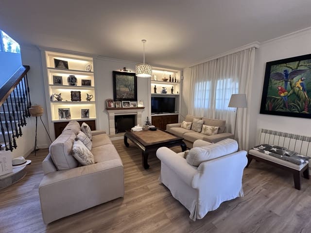 3 chambre Villa/Maison à vendre à Centro, Estepona avec piscine garage - 1 350 000 € (Ref: 9705006)