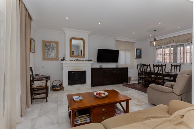 4 sovrum Villa till salu i San Pedro de Alcántara Pueblo, Marbella - 1 550 000 € (Ref: 9705007)