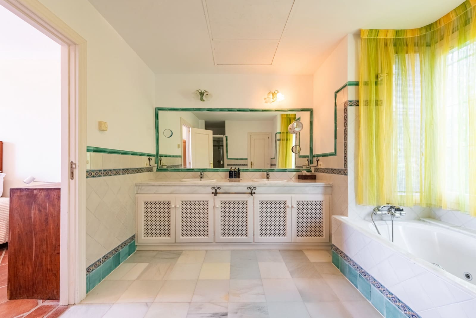 5 chambre Villa/Maison à vendre à Casares avec piscine - 1 595 000 € (Ref: 9705008)