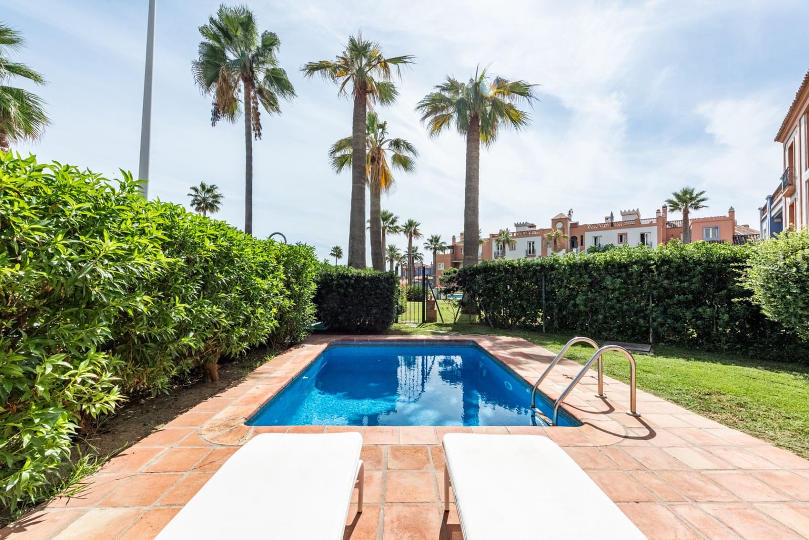 5 chambre Villa/Maison à vendre à Casares avec piscine - 1 595 000 € (Ref: 9705008)