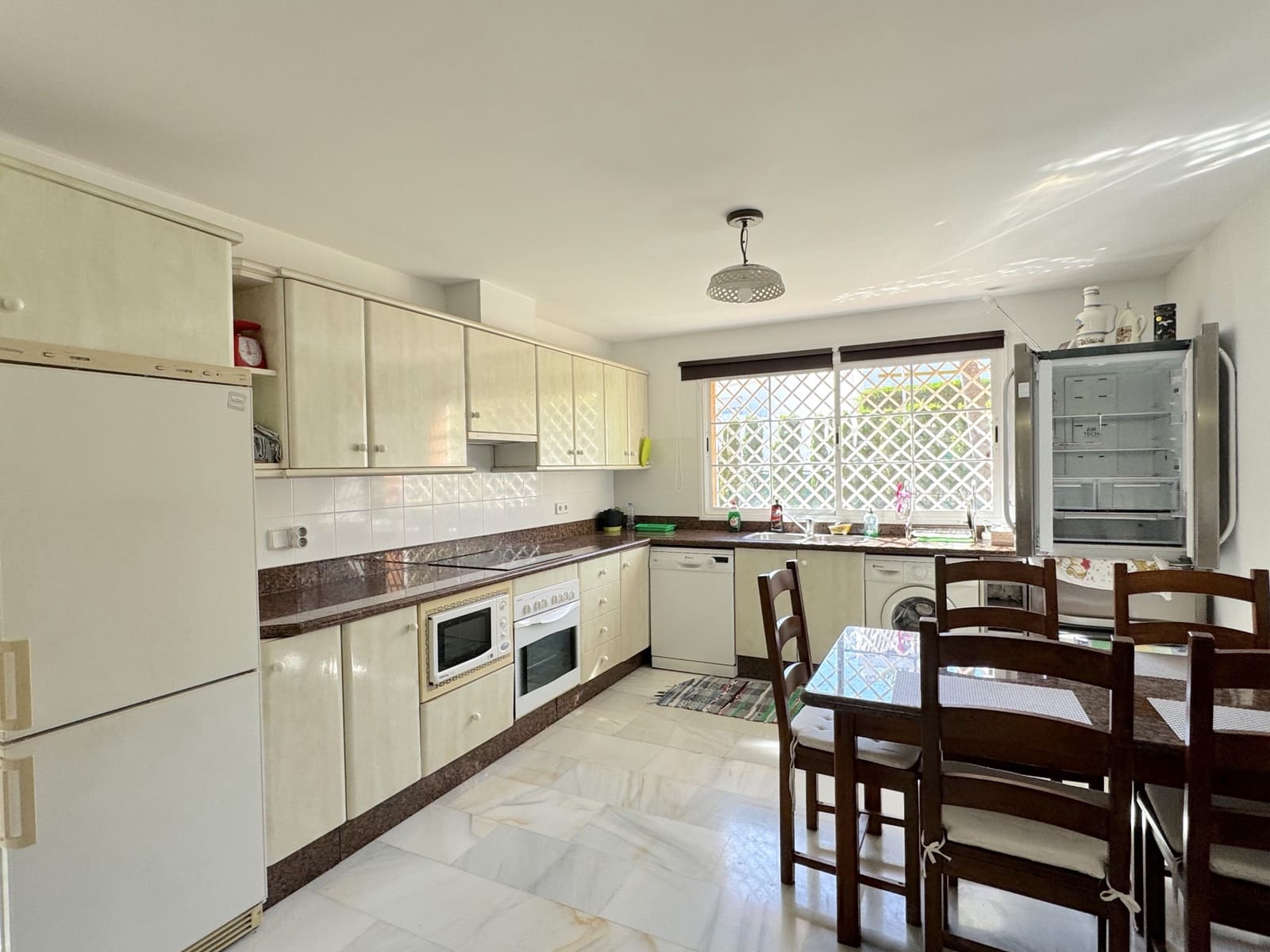 3 chambre Villa/Maison à vendre à Estepona avec piscine - 730 000 € (Ref: 9705013)