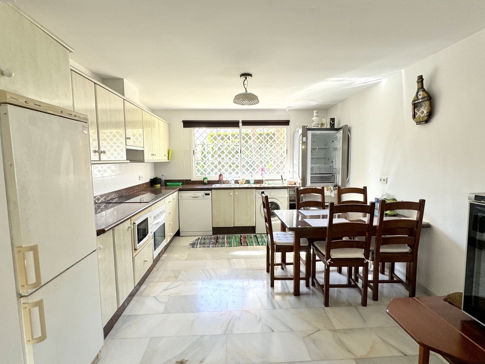 3 chambre Villa/Maison à vendre à Estepona avec piscine - 730 000 € (Ref: 9705013)