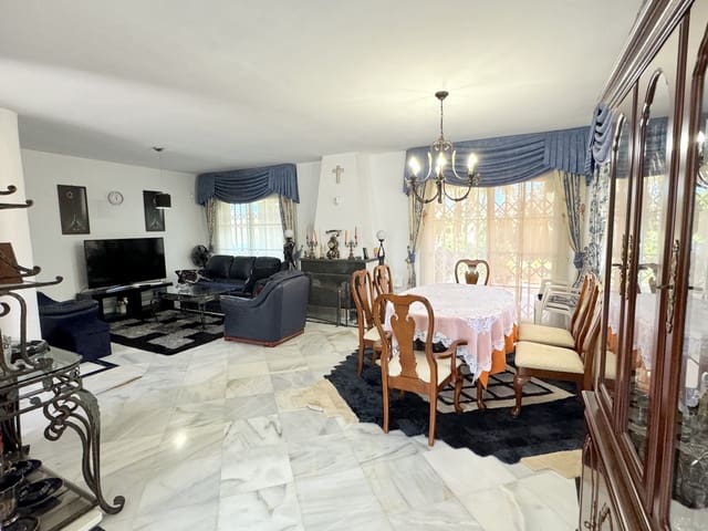 3 chambre Villa/Maison à vendre à Centro, Estepona avec piscine - 730 000 € (Ref: 9705013)