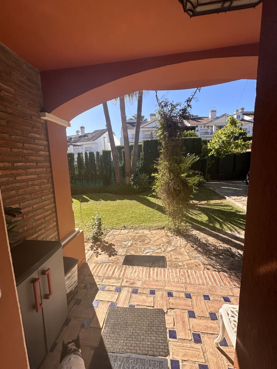 3 chambre Villa/Maison à vendre à Estepona avec piscine - 730 000 € (Ref: 9705013)