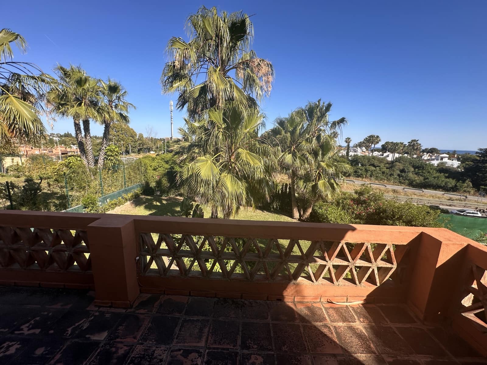 3 chambre Villa/Maison à vendre à Estepona avec piscine - 730 000 € (Ref: 9705013)