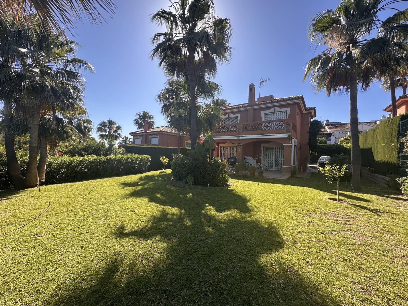 3 chambre Villa/Maison à vendre à Estepona avec piscine - 730 000 € (Ref: 9705013)