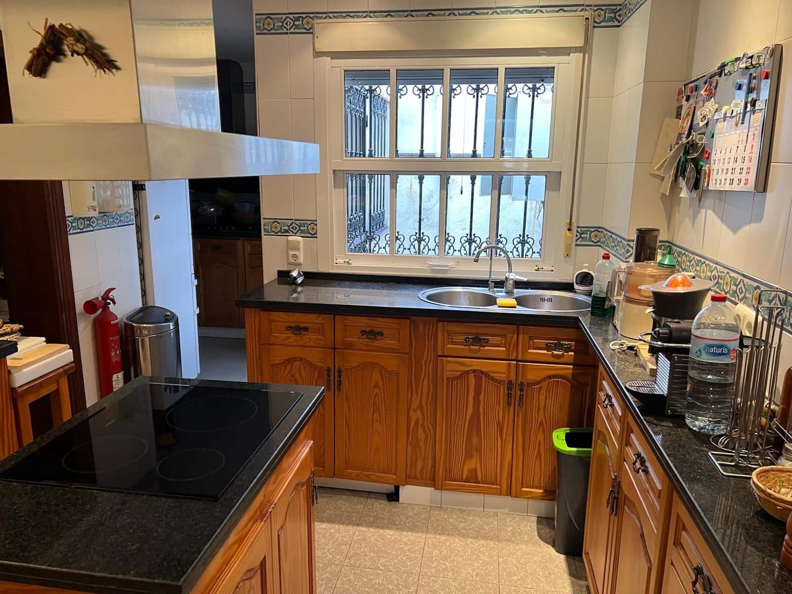 4 bedroom Villa for sale in Nueva Andalucia with pool - € 835,000 (Ref: 9705014)