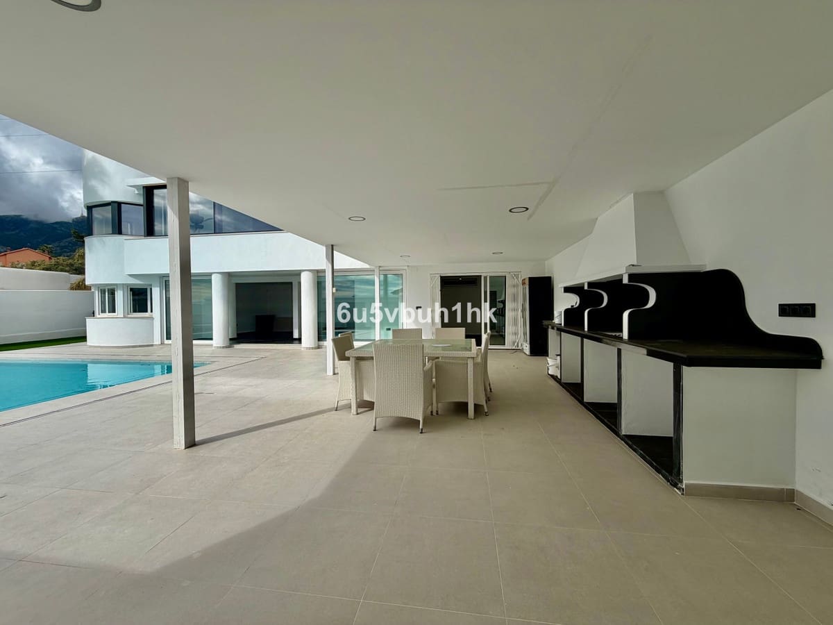 4 soveværelse Villa til salg i Benalmadena Costa med swimmingpool - € 1.250.000 (Ref: 9705016)