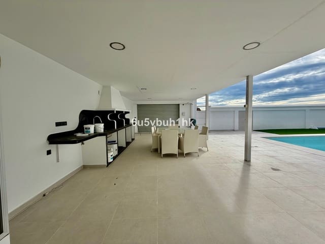 4 soveværelse Villa til salg i Benalmadena Costa, Benalmádena med swimmingpool - € 1.250.000 (Ref: 9705016)