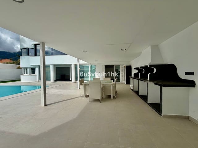 4 soveværelse Villa til salg i Benalmadena Costa, Benalmádena med swimmingpool - € 1.250.000 (Ref: 9705016)