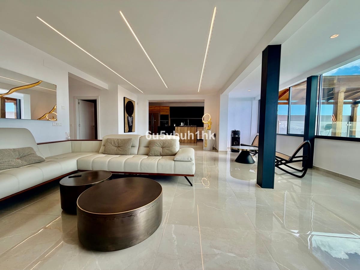 4 soveværelse Villa til salg i Benalmadena Costa med swimmingpool - € 1.250.000 (Ref: 9705016)