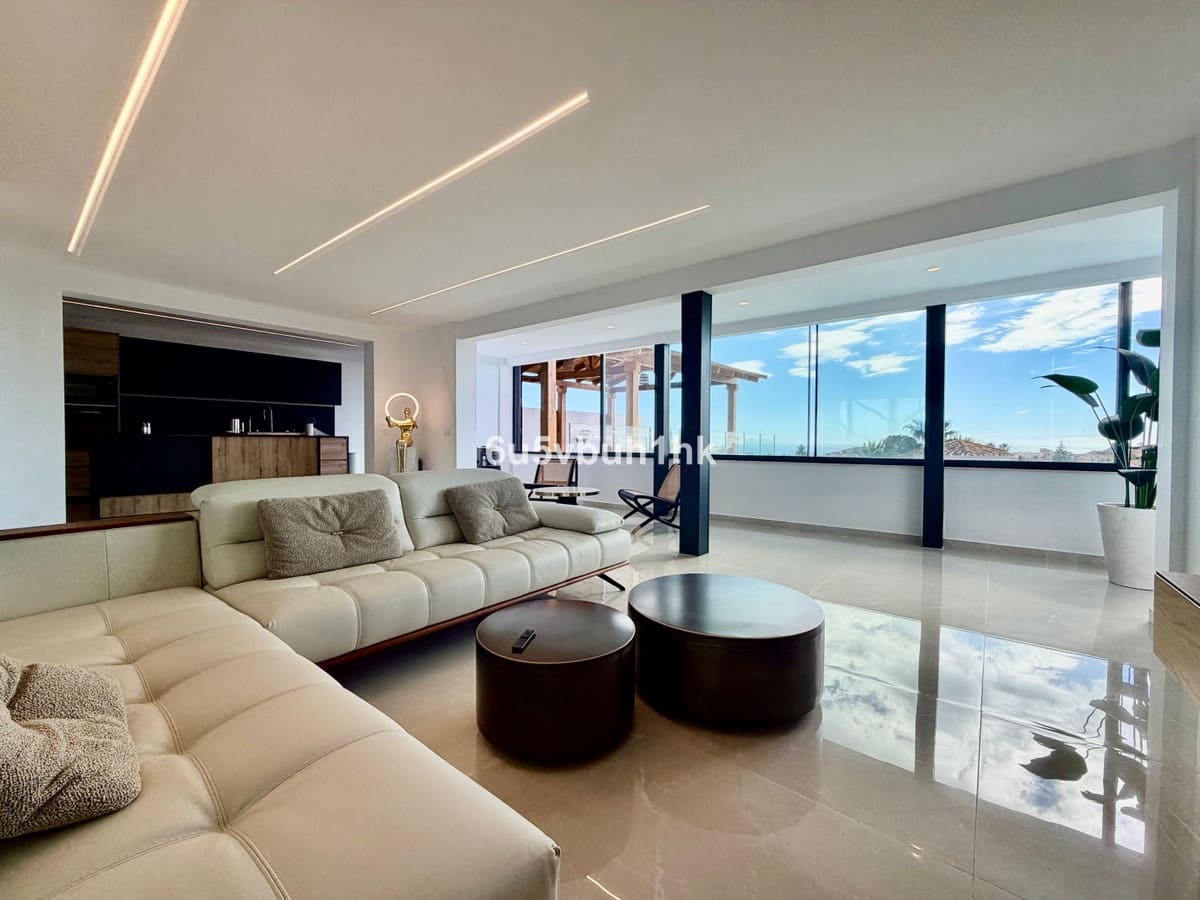 4 soveværelse Villa til salg i Benalmadena Costa med swimmingpool - € 1.250.000 (Ref: 9705016)