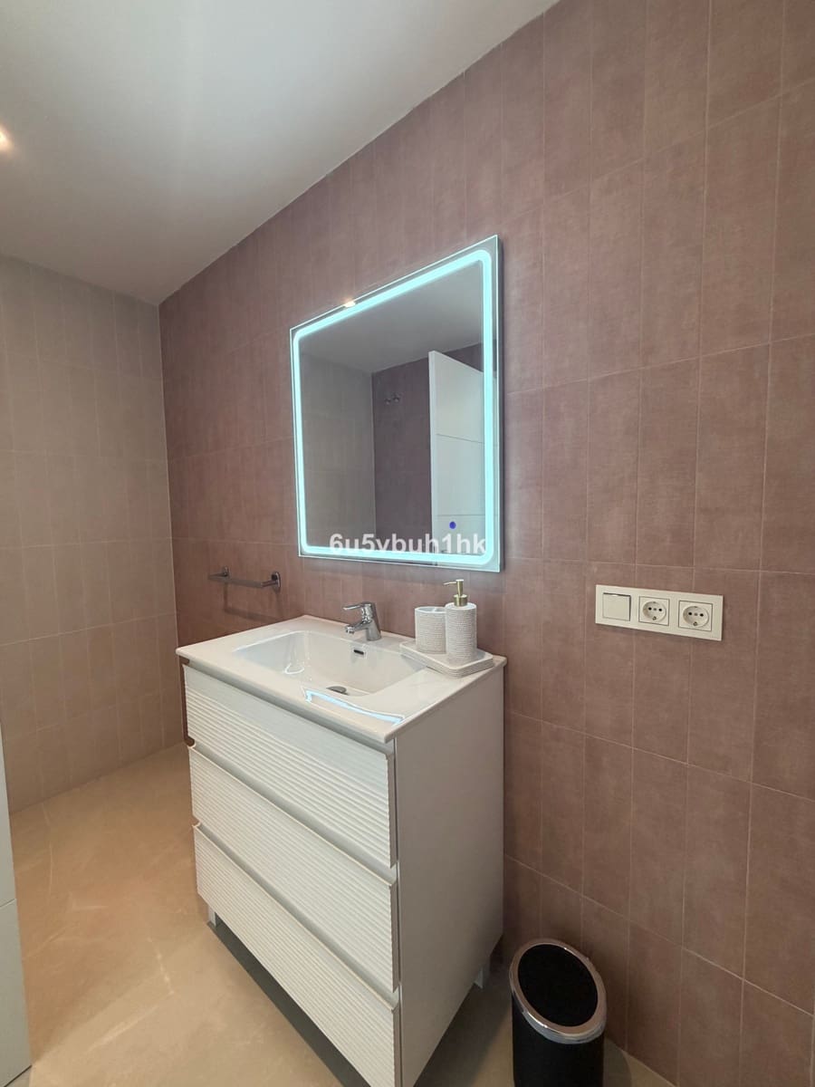 4 soveværelse Villa til salg i Benalmadena Costa med swimmingpool - € 1.250.000 (Ref: 9705016)