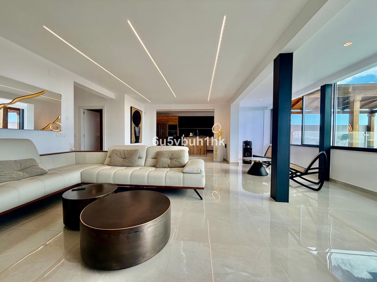 4 soveværelse Villa til salg i Benalmadena Costa med swimmingpool - € 1.250.000 (Ref: 9705016)