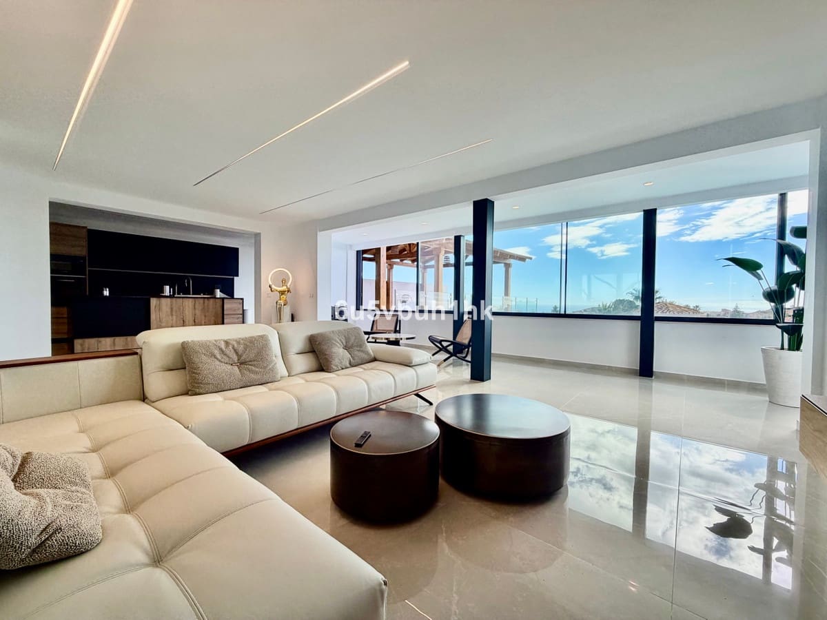 4 soveværelse Villa til salg i Benalmadena Costa med swimmingpool - € 1.250.000 (Ref: 9705016)