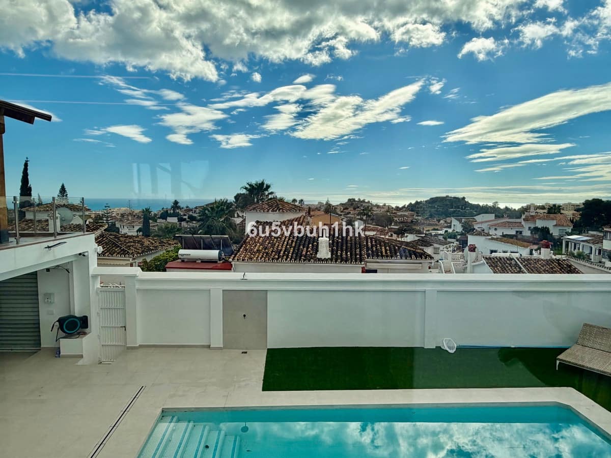 4 soveværelse Villa til salg i Benalmadena Costa med swimmingpool - € 1.250.000 (Ref: 9705016)