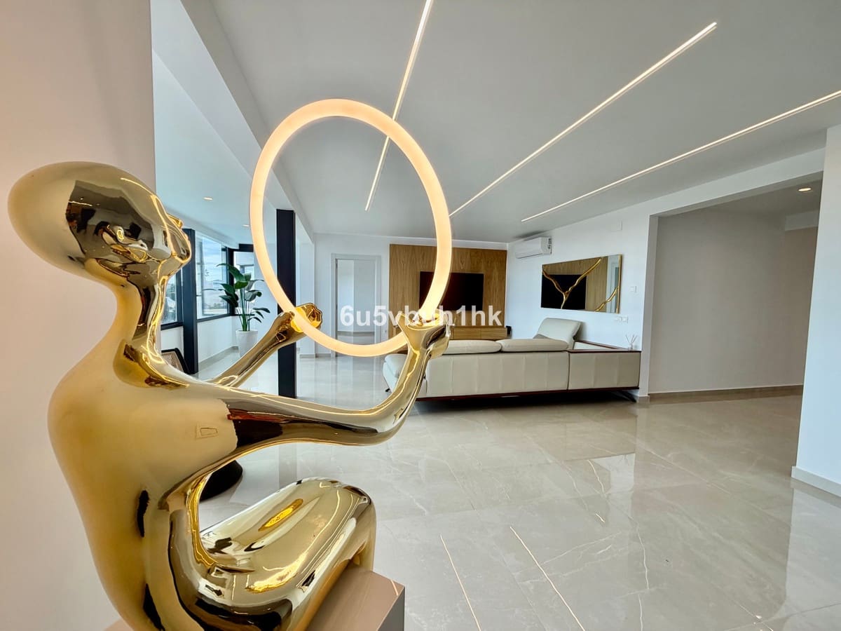 4 soveværelse Villa til salg i Benalmadena Costa med swimmingpool - € 1.250.000 (Ref: 9705016)