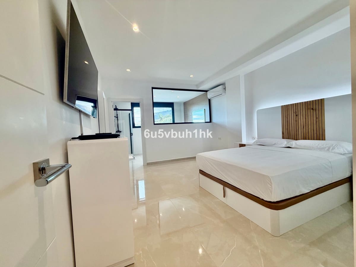 4 soveværelse Villa til salg i Benalmadena Costa med swimmingpool - € 1.250.000 (Ref: 9705016)