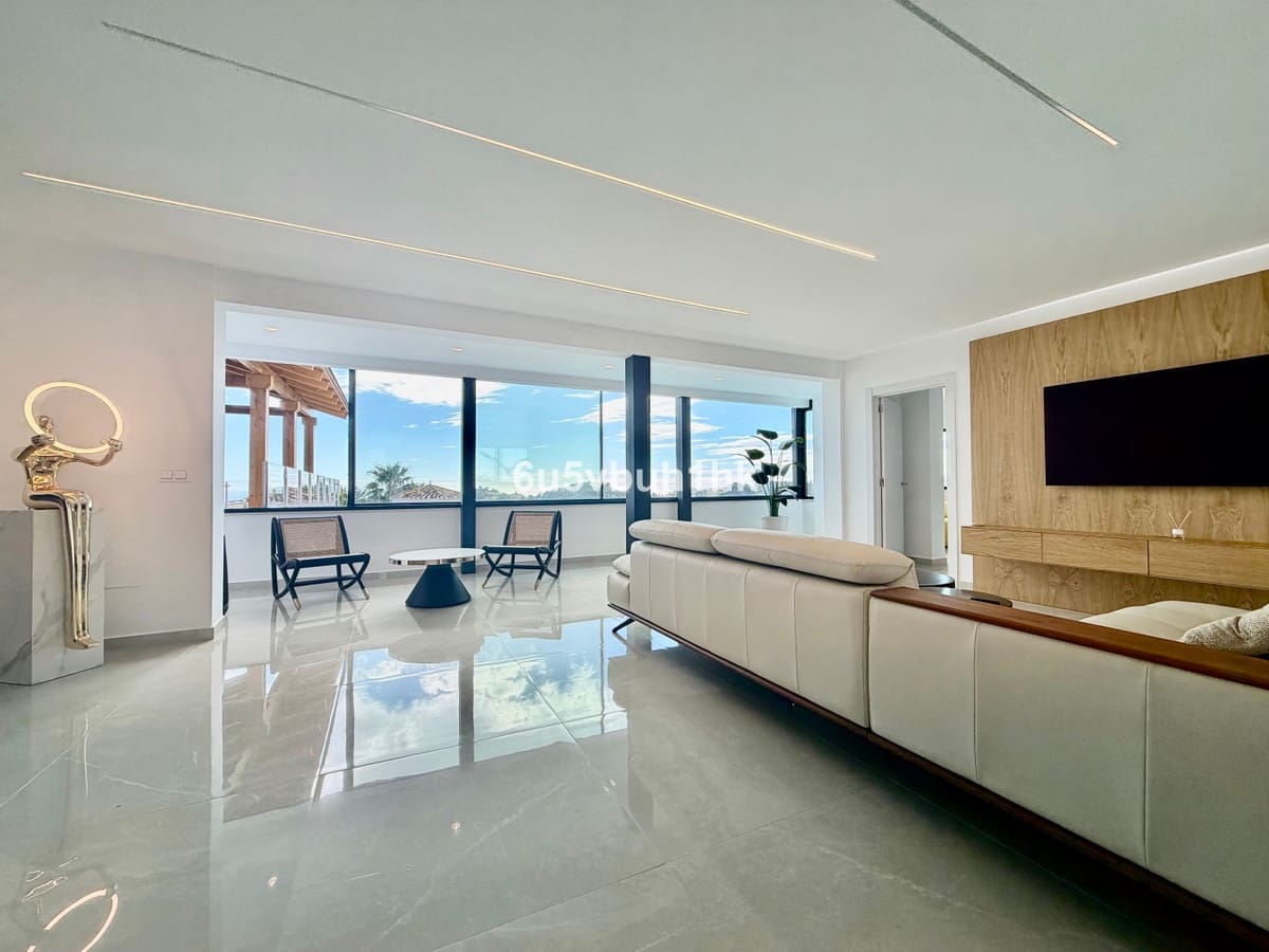 4 soveværelse Villa til salg i Benalmadena Costa med swimmingpool - € 1.250.000 (Ref: 9705016)