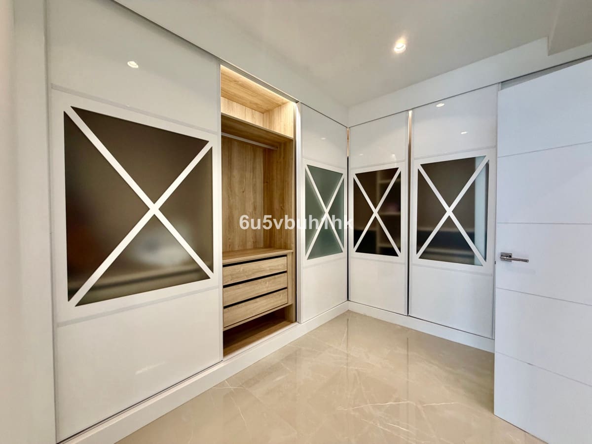 4 soveværelse Villa til salg i Benalmadena Costa med swimmingpool - € 1.250.000 (Ref: 9705016)