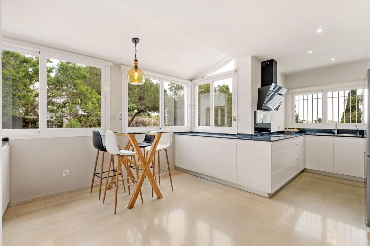 4 sovrum Villa till salu i Mijas Golf med pool - 1 380 000 € (Ref: 9705017)