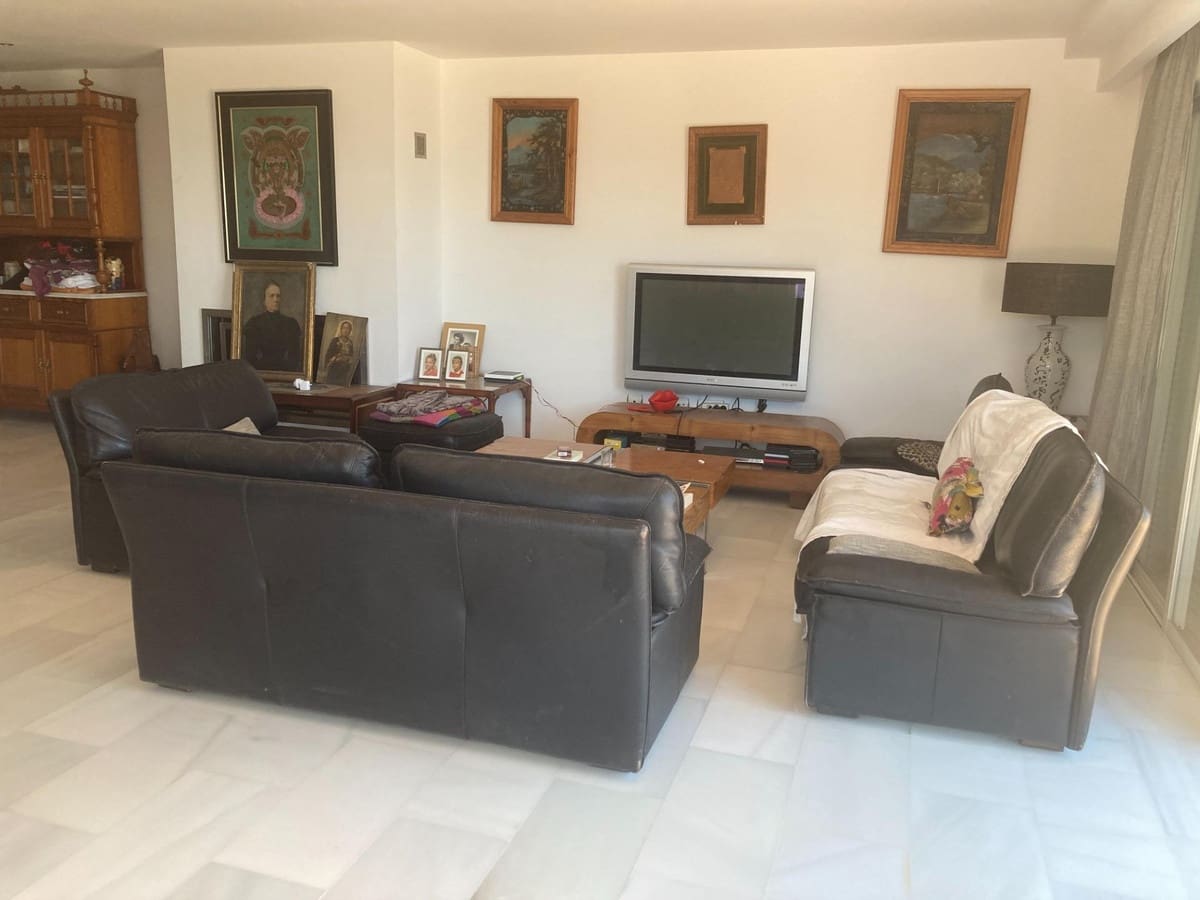 5 Zimmer Haus zu verkaufen in Estepona mit Pool - 1.755.000 € (Ref: 9705018)