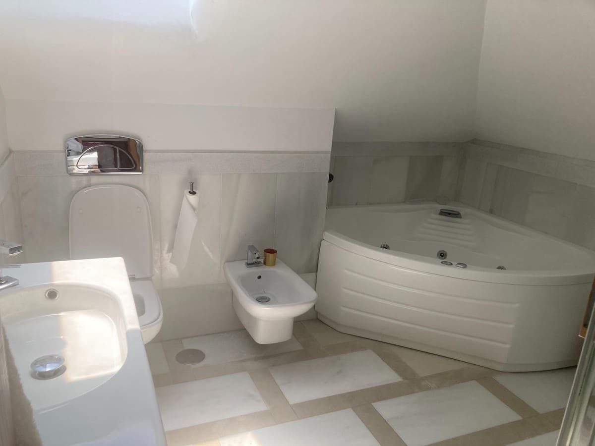 5 Zimmer Haus zu verkaufen in Estepona mit Pool - 1.755.000 € (Ref: 9705018)