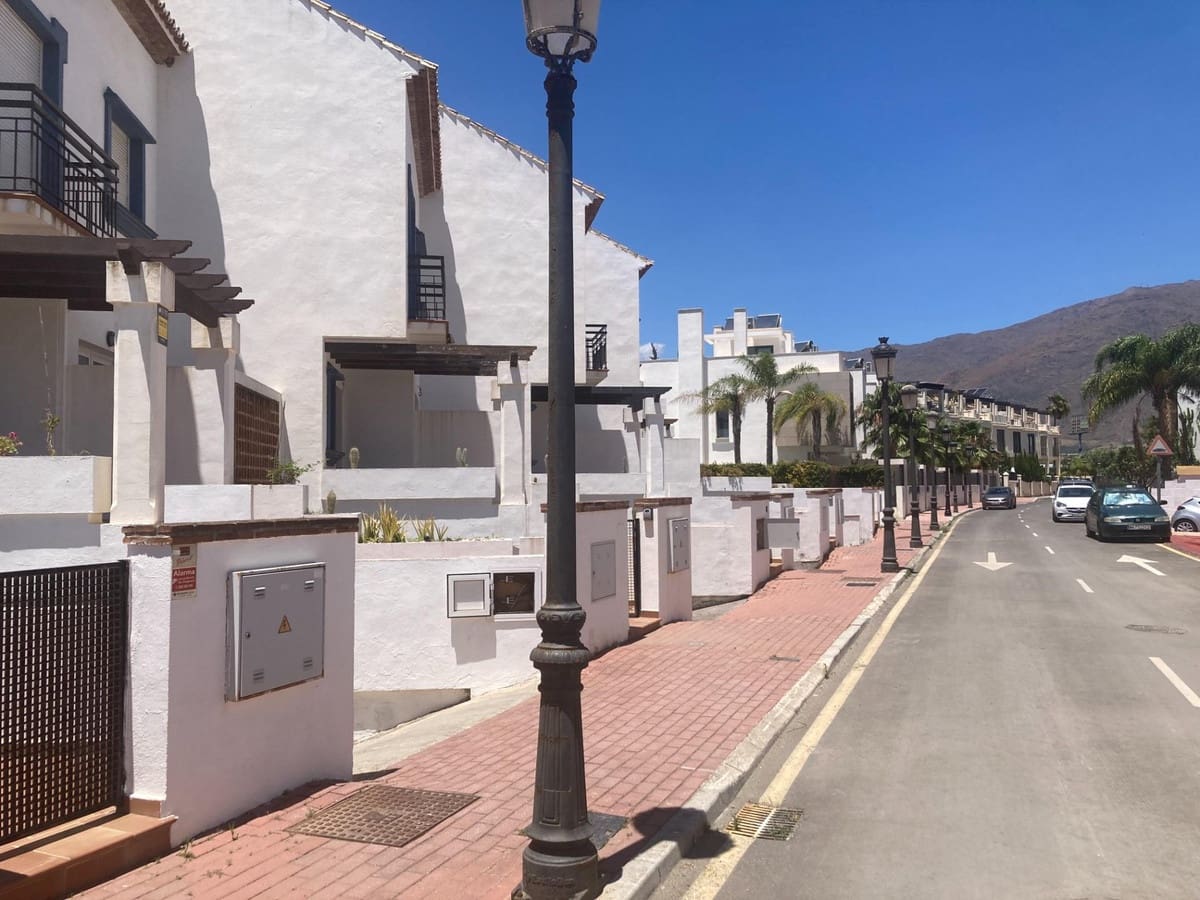 5 Zimmer Haus zu verkaufen in Estepona mit Pool - 1.755.000 € (Ref: 9705018)