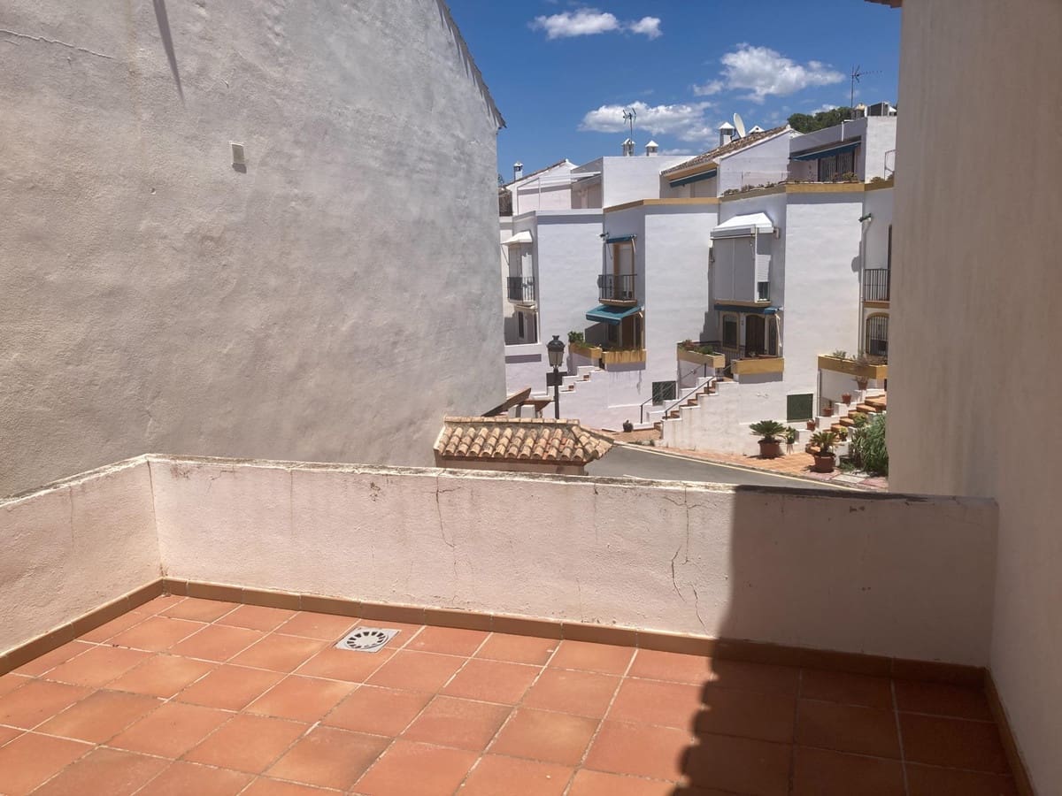 5 Zimmer Haus zu verkaufen in Estepona mit Pool - 1.755.000 € (Ref: 9705018)