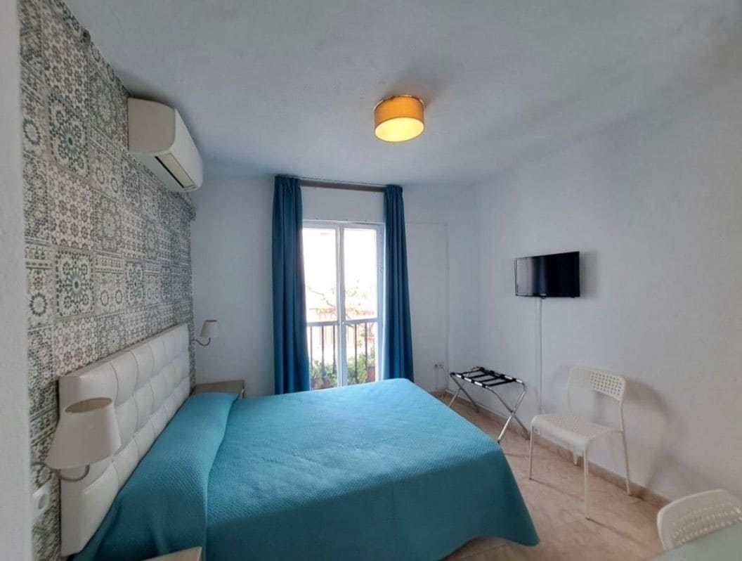 Hotel for sale in Marbella - € 4,500,000 (Ref: 9705019)