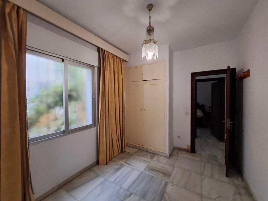 Hotel for sale in Marbella - € 4,500,000 (Ref: 9705019)