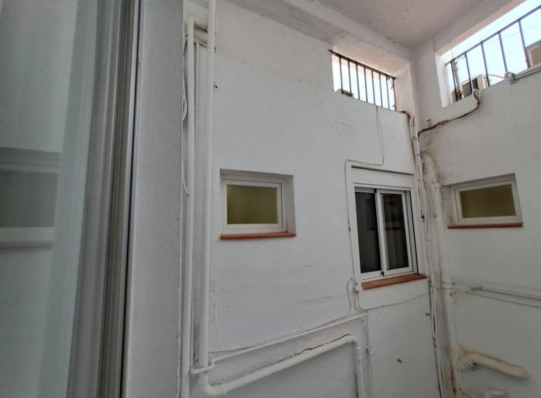 Hotel for sale in Marbella - € 4,500,000 (Ref: 9705019)