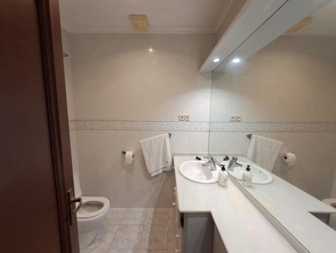 Hotel for sale in Marbella - € 4,500,000 (Ref: 9705019)