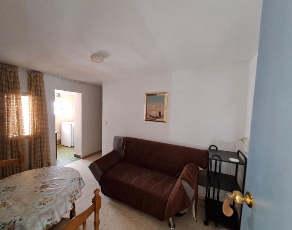 Hotel for sale in Marbella - € 4,500,000 (Ref: 9705019)