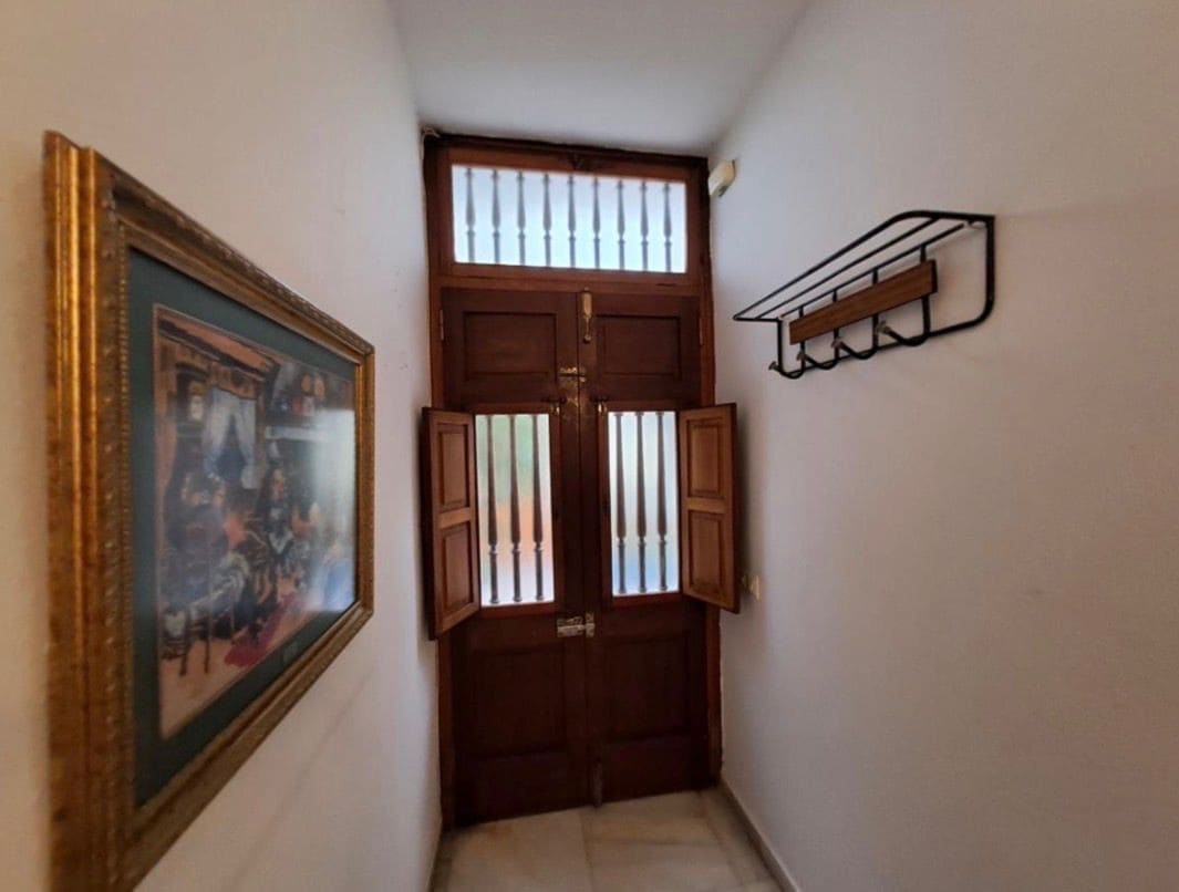 Hotel for sale in Marbella - € 4,500,000 (Ref: 9705019)