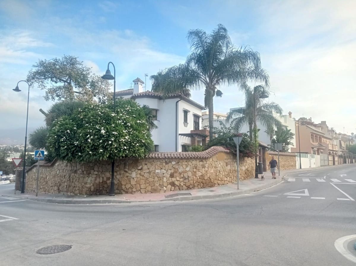 5 soverom Villa til salgs i Mijas med svømmebasseng garasje - € 1 050 000 (Ref: 9705020)