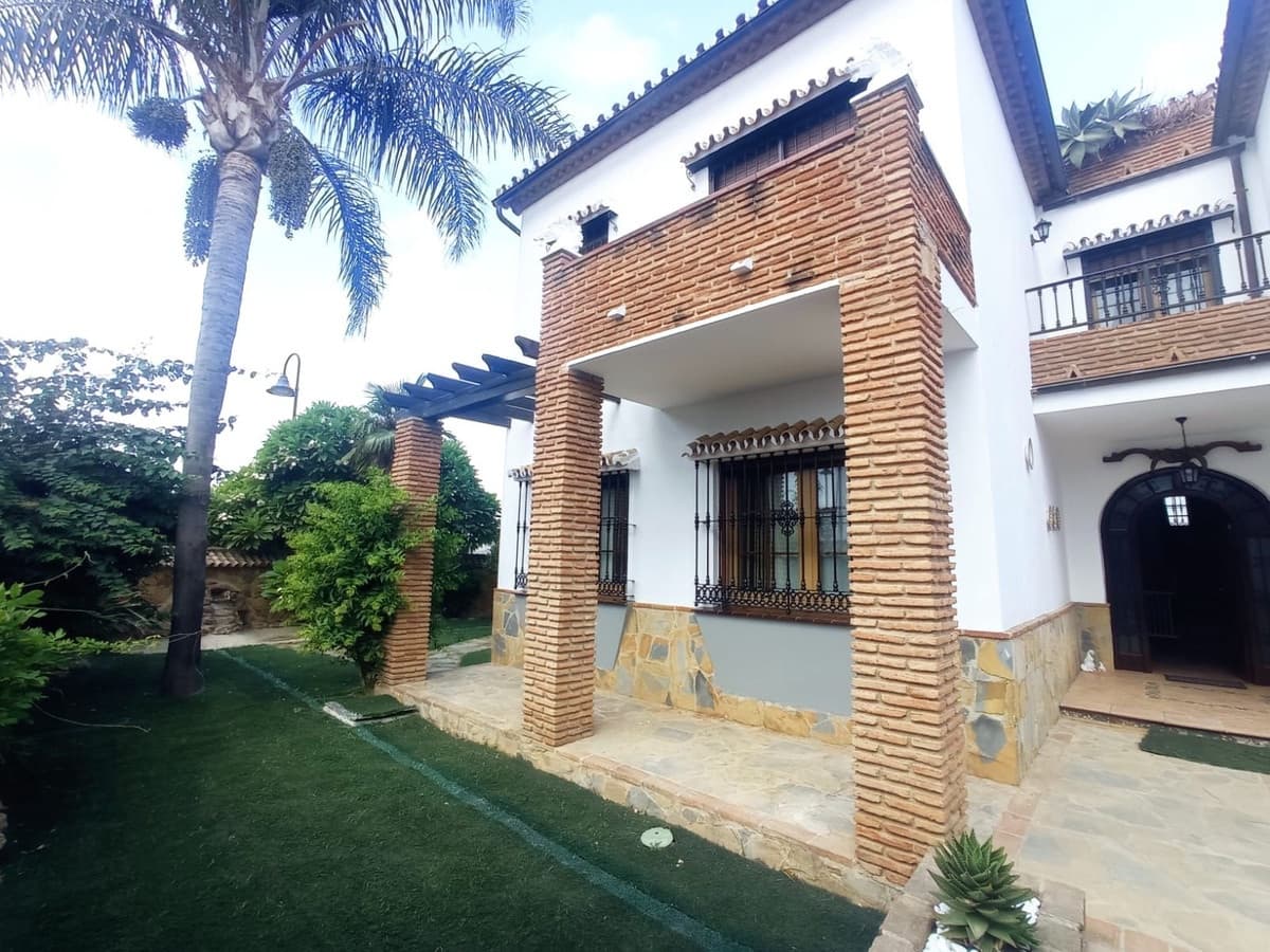 5 soverom Villa til salgs i Mijas med svømmebasseng garasje - € 1 050 000 (Ref: 9705020)