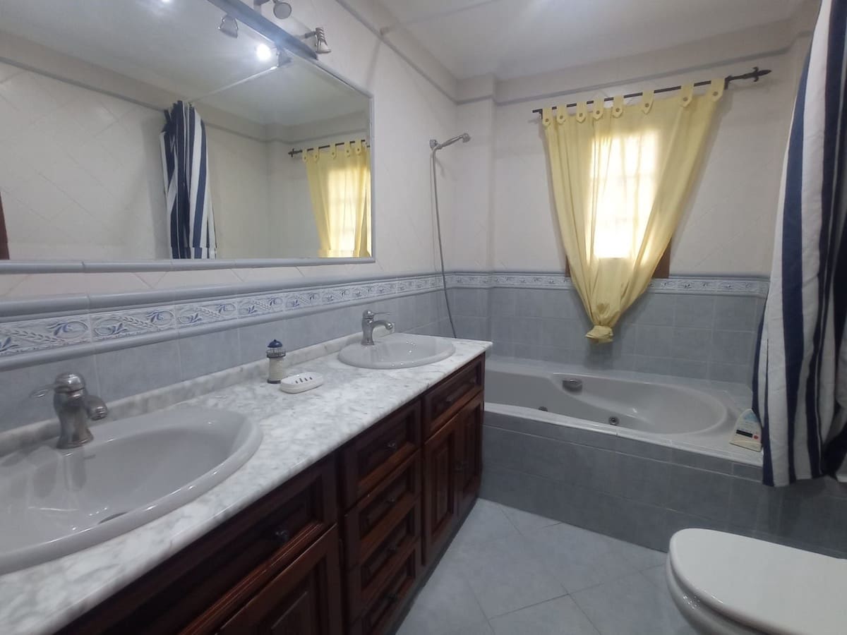 5 soverom Villa til salgs i Mijas med svømmebasseng garasje - € 1 050 000 (Ref: 9705020)