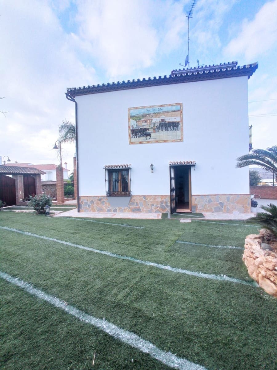 5 soverom Villa til salgs i Mijas med svømmebasseng garasje - € 1 050 000 (Ref: 9705020)