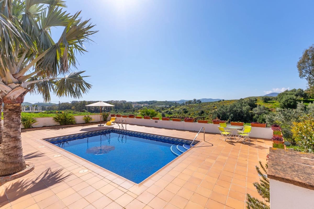 4 bedroom Villa for sale in Mijas Golf with pool - € 1,050,000 (Ref: 9705021)