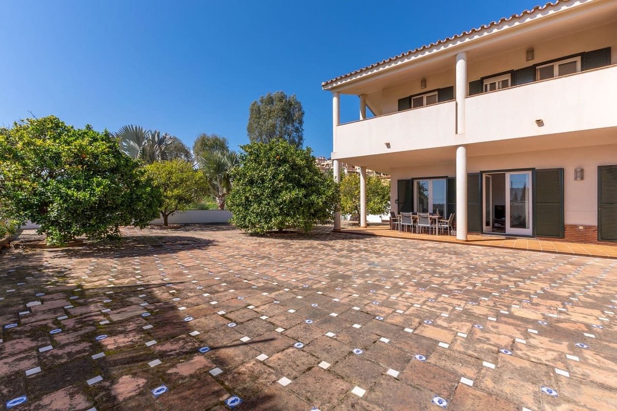 4 bedroom Villa for sale in Mijas Golf with pool - € 1,050,000 (Ref: 9705021)