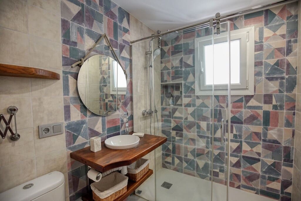 Chalet de 3 habitaciones en Estepona en venta con piscina - 1.050.000 € (Ref: 9705023)