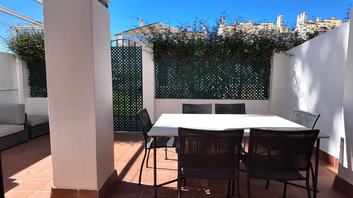 5 quarto Casa em Banda para venda em San Pedro de Alcantara com piscina garagem - 1 100 000 € (Ref: 9705024)