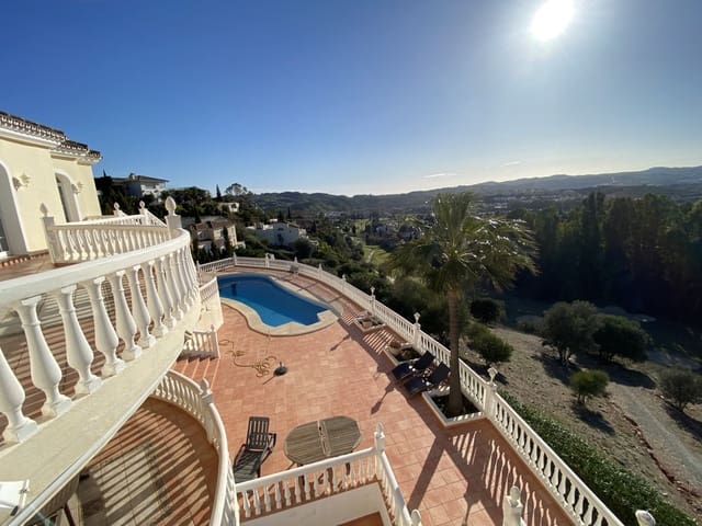 5 Zimmer Villa zu verkaufen in Mijas Golf, Mijas mit Pool - 1.100.000 € (Ref: 9705026)